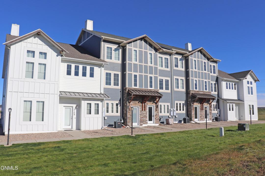 3165 Sullivan Loop, Lincoln, North Dakota 58504, USA