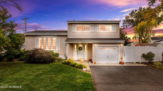 5 Grace Drive, Old Bridge, New Jersey 08857, États-Unis