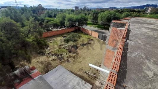 Av. Felipe Palazón esquina 5 Sn, Miraflores, Tarija 00001, Bolivia