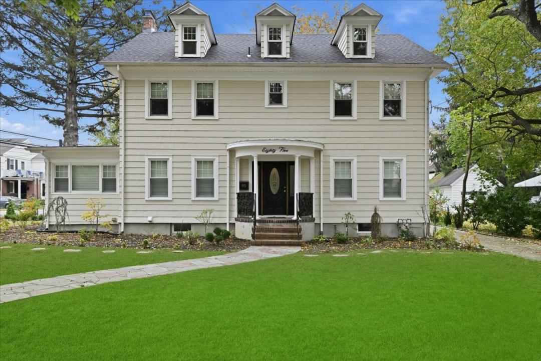 85 Violet Avenue, Floral Park, Nueva York 11001, Estados Unidos
