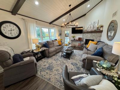 4825 N 1200 E, Loogootee, Indiana 47553, États-Unis