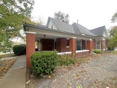 220 E Benton St, Carrollton, Missouri 64633