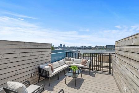 301 Border Street , #49, Boston, Massachusetts 02128, USA