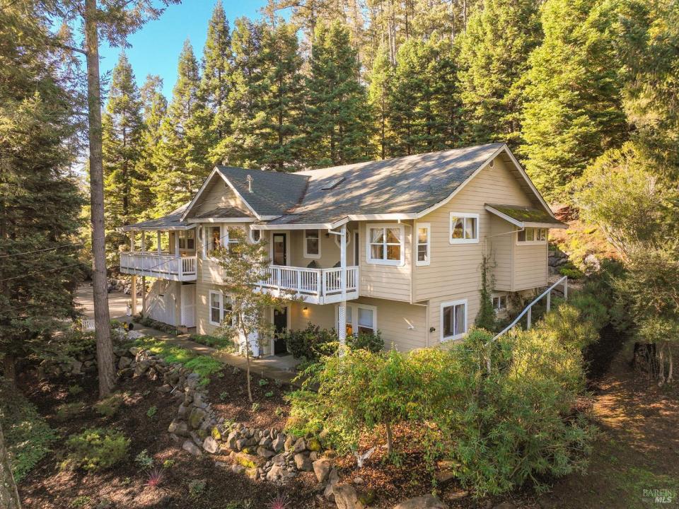 1885 Los Olivos Rd, Santa Rosa, California 95404