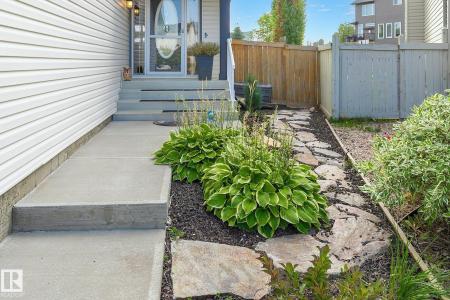 15 HARWOOD COURT, Spruce Grove, Alberta T7X 0H7, Canada