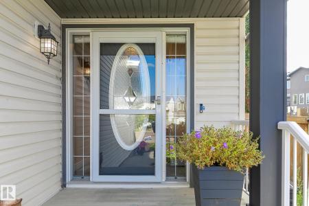 15 HARWOOD COURT, Spruce Grove, Alberta T7X 0H7, Canada