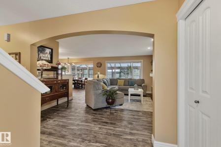 15 HARWOOD COURT, Spruce Grove, Alberta T7X 0H7, Canada