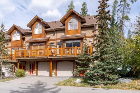 300 EAGLE TERRACE ROAD, Canmore, Alberta T1W 3E5, Canada