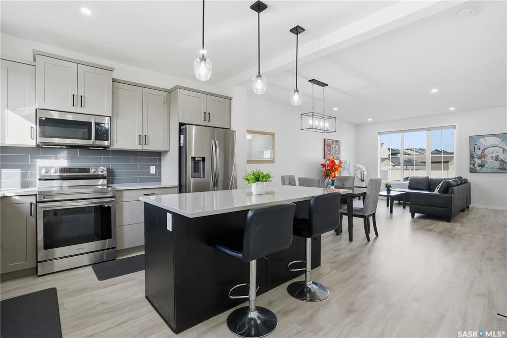 2992 GEORGE STREET, Regina, Saskatchewan S4V 3S3, Canada