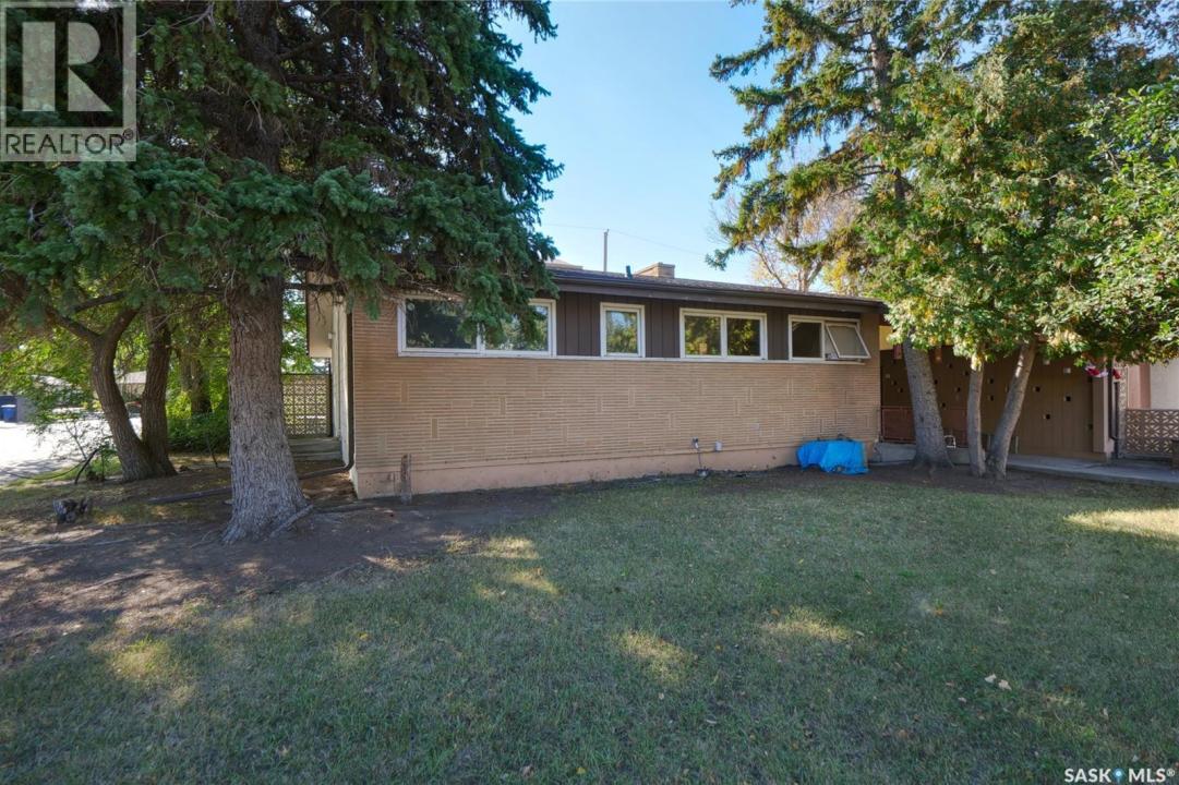 1211 GORDON ROAD, Moose Jaw, Saskatchewan S6H 3E3, Canadá