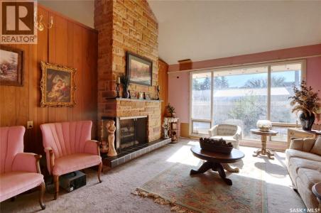 1211 GORDON ROAD, Moose Jaw, Saskatchewan S6H 3E3, Canadá