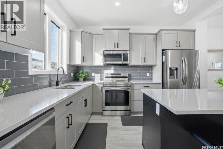 2992 GEORGE STREET, Regina, Saskatchewan S4V 3S3, Canada