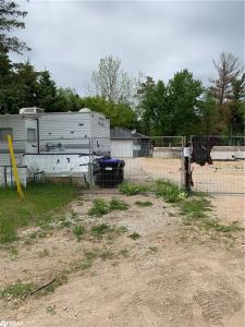 8240 MAIN STREET, Lisle, Ontario L0M 1M0, Canadá