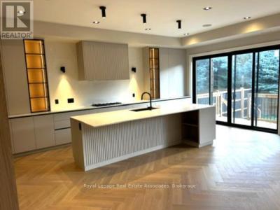 1006 GARRARD AVENUE, Mississauga (lakeview), Ontario L5E 1L5, Canadá