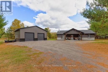 64 EASTERN AVENUE, Greater Madawaska, Ontario K7V 1N3, Canada