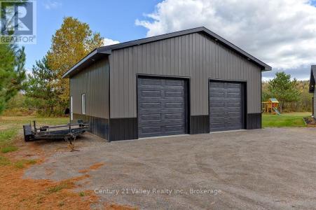 64 EASTERN AVENUE, Greater Madawaska, Ontario K7V 1N3, Kanada