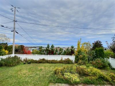 76 Rue De Chauffailles, Rivière-du-Loup, Quebec G5R 4E1, Canadá