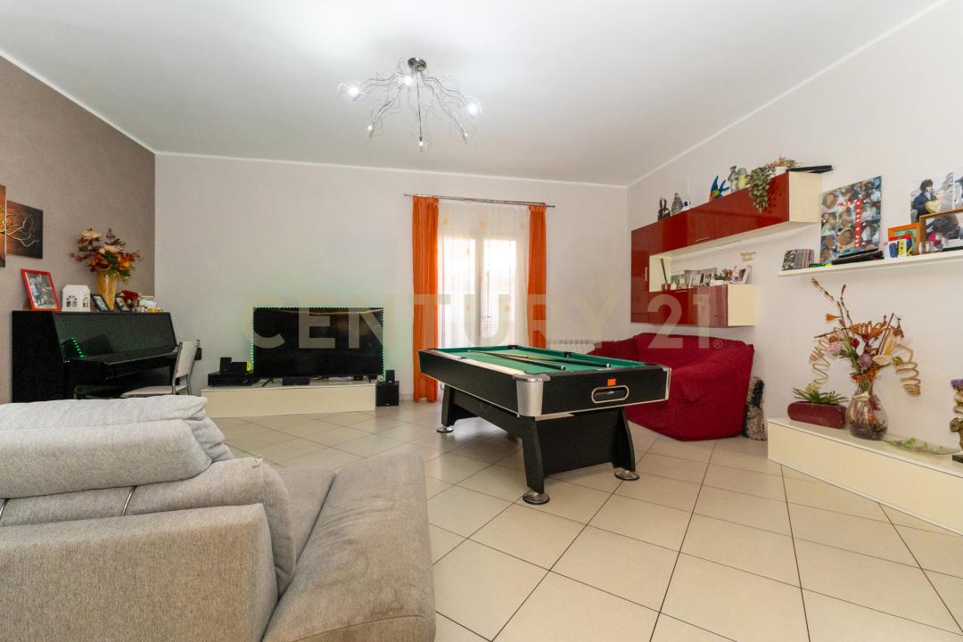 Via Cesare Battisti, Belpasso, Sicilia 95032, Itália