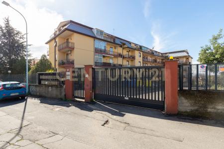 Via Cesare Battisti, Belpasso, Sicilia 95032, Itália