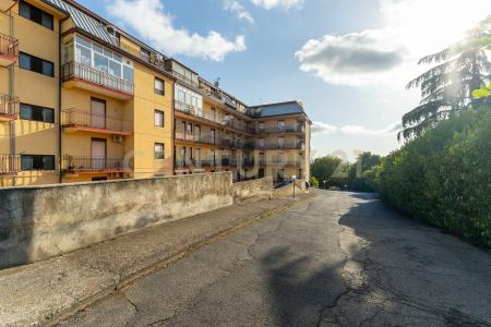 Via Cesare Battisti, Belpasso, Sicilia 95032, Itália