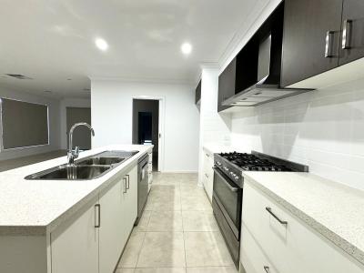 28 Auburn Crescent, Bacchus Marsh, VIC 3340, Austrália