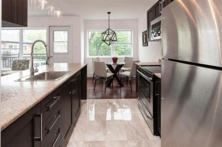 504  Boul. St-Jean, Pointe-Claire, 魁北克省 H9R 3J6, 加拿大