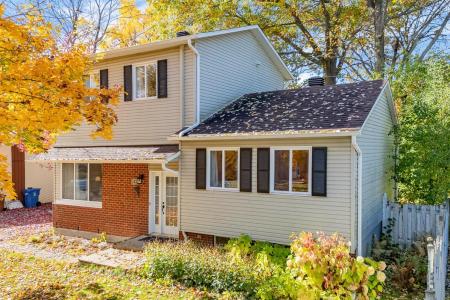 182  Rue Lebeau, Sainte-Anne-de-Bellevue, Quebec H9X 3Z9, Canada