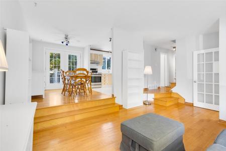 182 Rue Lebeau, Sainte-Anne-de-Bellevue, Quebec H9X 3Z9, Canada