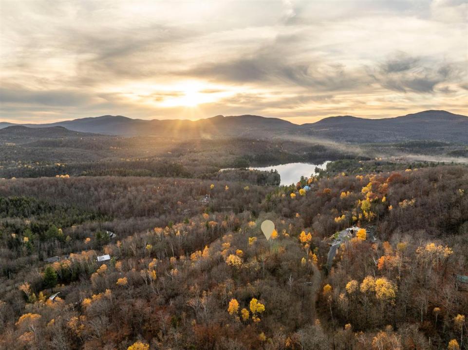 9  Rue Horse Shoe, Bolton-Est, Quebec J0E 1G0, Canada