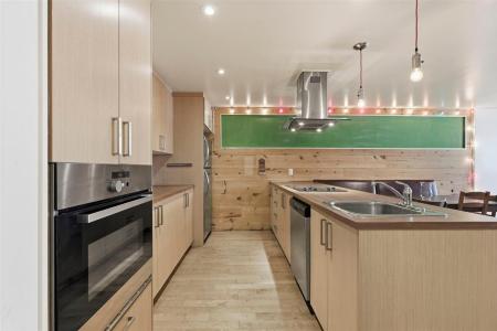 6531A  Rue de Bordeaux, Montréal (Rosemont/La Petite-Patrie), Quebec H2G 2S2, Canada