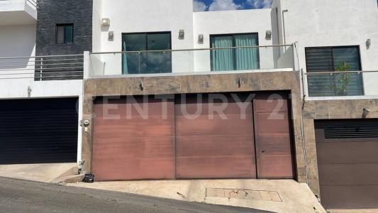 AV. BOSQUES DE LAS LOMAS (FRACC. BOSQUES DE LAS CUMBRES) 303,, Zacatecas, Zacatecas 98085, Mexico