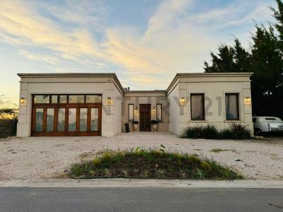 Puerto Nizuc, Au Dr. Ricardo Balbín km 31.5, Guillermo Enrique Hudson , Berazategui, GBA Sur 1886, Argentina