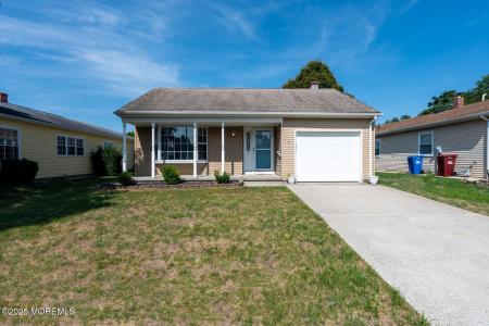 8 Manitoba Court, Toms River, New Jersey 08757