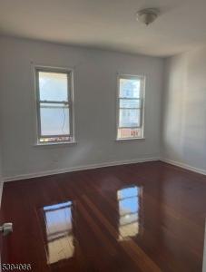 118 Irene St 1, Linden City, Nova Jersey 07036-3526, Estados Unidos