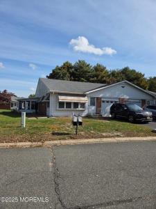 2a Crockett Lane unit: A, Whiting, Nova Jersey 08759, Estados Unidos