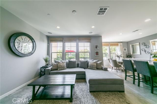 308 Finch, Lake Forest, Калифорния 92630, Соединенные Штаты