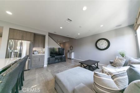 308 Finch, Lake Forest, Калифорния 92630, Соединенные Штаты