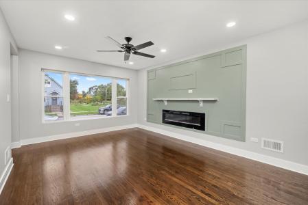 10129 S Indiana Ave, Chicago, Illinois 60628, USA