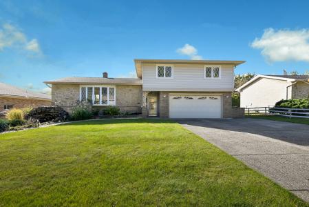 317 Park Dr., Brooklyn Heights, 오하이오 44131, 미국