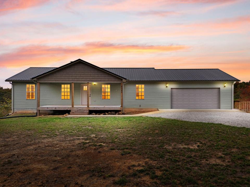 14240 Hwy 2004, McKee, Kentucky 40447, USA