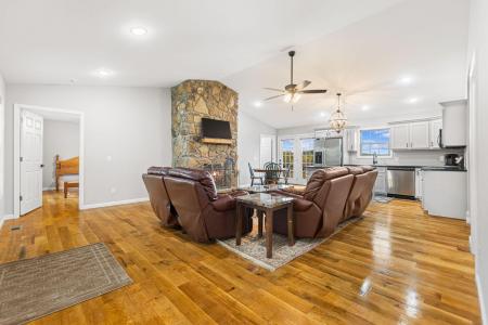 14240 Hwy 2004, McKee, Kentucky 40447, USA