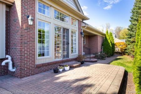 207 Harrington Drive, Troy, ميشيغان 48098, الولايات المتحدة