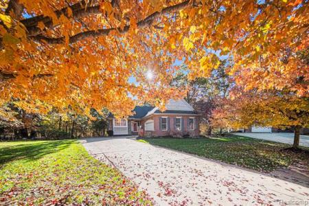 9993 Tioga Trail, Hamburg Twp, Michigan 48169, USA