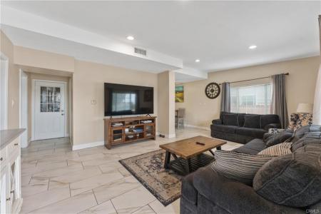 276 Merrill, Rialto, Califórnia 92376, Estados Unidos