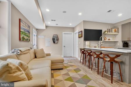 1014 10th Street NE , 1, Washington, Washington D.C. 20002, HOA KỲ