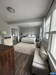 52 Delafield Avenue, Lyndhurst, New Jersey 07071, USA