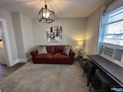 52 Delafield Avenue, Lyndhurst, New Jersey 07071, USA