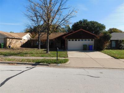 8232 Meadowbrook Drive, Watauga, Texas 76148, HOA KỲ