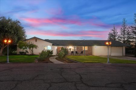 13717 E Shaw Avenue, Sanger, California 93657, USA