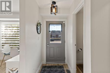 355 SANDRINGHAM CRESCENT, London South (south R), 安大略省 N6C 5K3, 加拿大